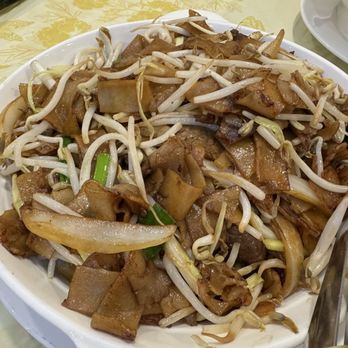 Lian Wong BBQ Restaurant - 干炒牛河 - Barbeque Near Me - Philadelphia, Pennsylvania