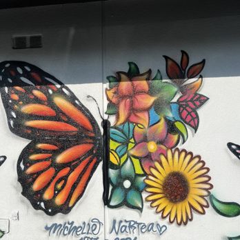 Madres Brunch - Breakfast & Brunch Near Me - Bellflower, California