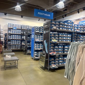 Columbia Factory Store - Sports Wear Near Me - Camarillo, California