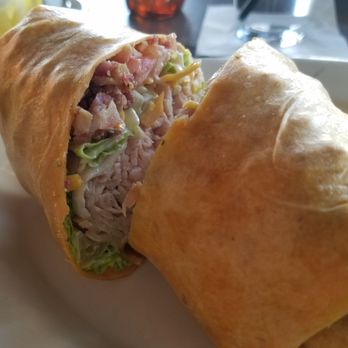 Lindy's Landing - Cali Wrap Sandwich - American Near Me - Wauconda, Illinois