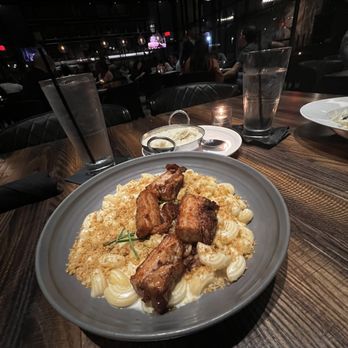 Warehouse 72 - MAC & CHEESE WITH MAPLE GLAZED PORK BELLY - New American Near Me - Houston, Texas