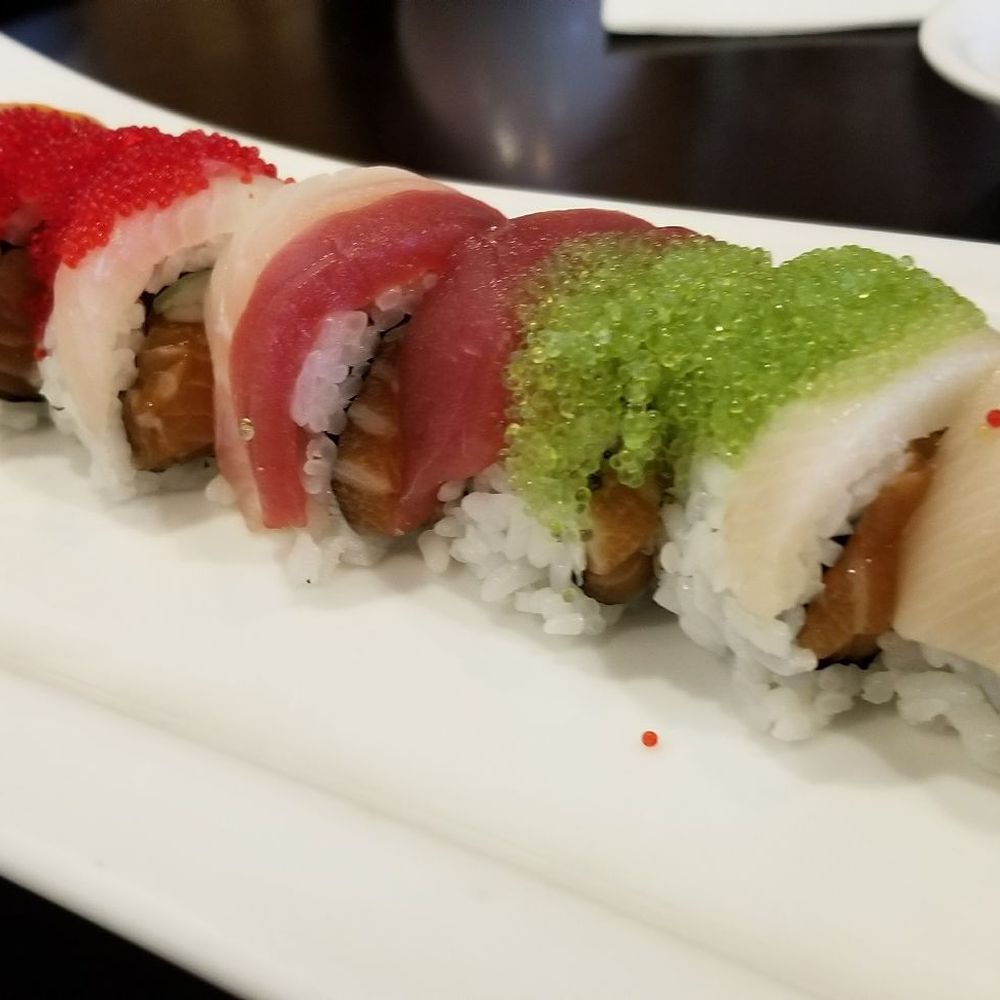 Oishi - Rainbow roll - Japanese Near Me - Newtown, Pennsylvania
