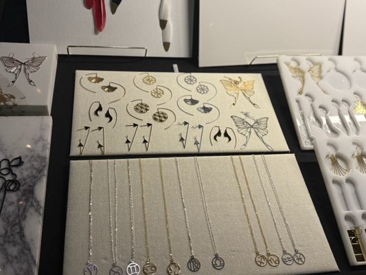 Pershing House by null