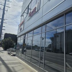 Kinetix Surgery Center - The building