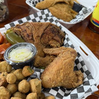 Juicys Homestyle Fried Chicken - You see this skin that color chefs kiss - Soul Food Near Me - Hurst, Texas Juicys Homestyle Fried Chicken - You see this skin that color chefs kiss - Soul Food Near Me - Hurst, Texas
