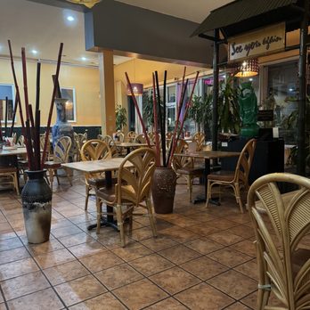 Le-Le M.L.K Restaurant - Seating area - Vietnamese Near Me - Tacoma, Washington