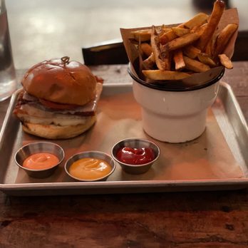 Concrete - Burger - Breakfast & Brunch Near Me - Brooklyn, New York Concrete - Burger - Breakfast & Brunch Near Me - Brooklyn, New York