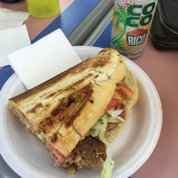 This is HALF of one sandwich.
