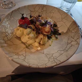 Mia's restaurant and lounge - Turbot and asparagus in butter sauce - Bars Near Me - Axel, ZE Mia's restaurant and lounge - Turbot and asparagus in butter sauce - Bars Near Me - Axel, ZE