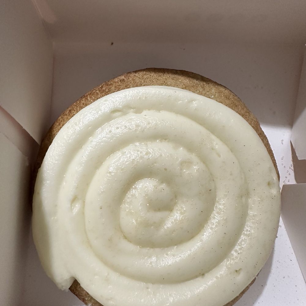 Crumbl - Dartmouth - Snickerdoodle Cupcake - Bakeries Near Me - Dartmouth, Massachusetts