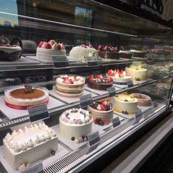 Paris Baguette - Cake display - Bakeries Near Me - Fullerton, California