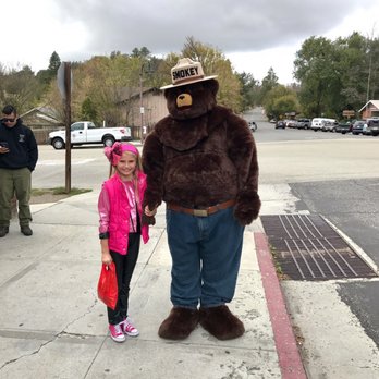 Julian Cafe - Smokey the Bear was passing out candy for the Tick or Treaters... - Bakeries Near Me - Julian, California Julian Cafe - Smokey the Bear was passing out candy for the Tick or Treaters... - Bakeries Near Me - Julian, California