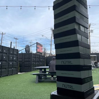 Covington Yard - Jenga - Beer Gardens Near Me - Covington, Kentucky