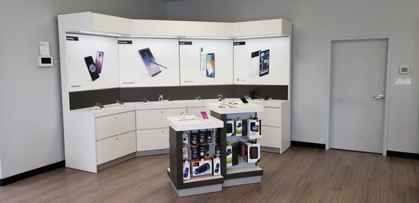 Russell Cellular-Verizon Authorized Retailer