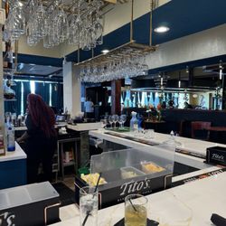 The Rhoyal Bistro Live - Dope clean decor. Friendly and professional staff. Food came out quick and fresh. Gratuity is %20 and automatically included in the check.