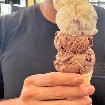 Polar Bear Ice Cream - Ginormous double scoop of blueberry cheesecake and brown bear crunch. - Ice Cream & Frozen Yogurt Near Me - Capitola, California Polar Bear Ice Cream - Ginormous double scoop of blueberry cheesecake and brown bear crunch. - Ice Cream & Frozen Yogurt Near Me - Capitola, California