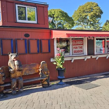 The Silo Restaurant - Closed for the season - Hot Dogs Near Me - Lewiston, New York