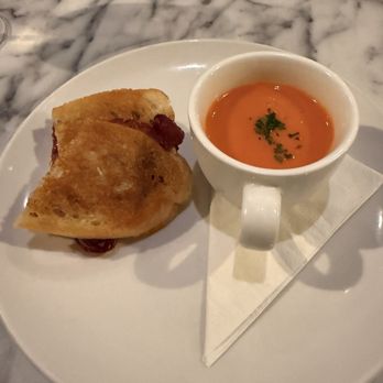 MW Restaurant - "Soup and sandwich" - New American Near Me - Honolulu, Hawaii