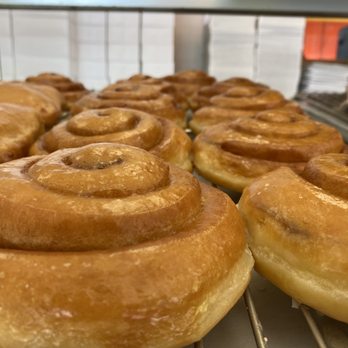Great American Donut Shop - cinnamon rolls on a cooling rack - Donuts Near Me - Bowling Green, Kentucky Great American Donut Shop - cinnamon rolls on a cooling rack - Donuts Near Me - Bowling Green, Kentucky
