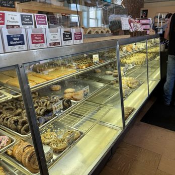 Cle Elum Bakery - Doughnut case - Bakeries Near Me - Cle Elum, Washington Cle Elum Bakery - Doughnut case - Bakeries Near Me - Cle Elum, Washington