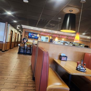 Denny's - Nice and clean - Diners Near Me - Brandon, Florida