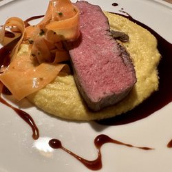 Hebelstube - Rinderrücken auf Polenta und Pilzen