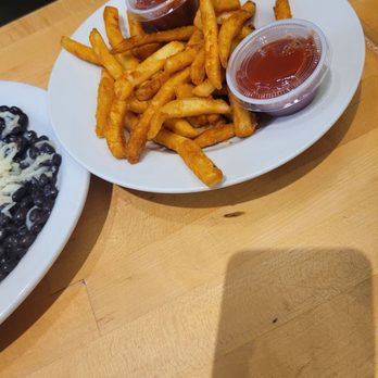 8oz. Burger Bar - Crisp fresh French fries - Burgers Near Me - Bossier City Bossier City, Louisiana 8oz. Burger Bar - Crisp fresh French fries - Burgers Near Me - Bossier City Bossier City, Louisiana