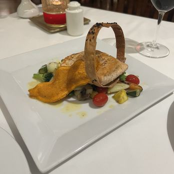 Les Moustaches - salmon with vegetables - French Near Me - Ciudad de México, DIF Les Moustaches - salmon with vegetables - French Near Me - Ciudad de México, DIF