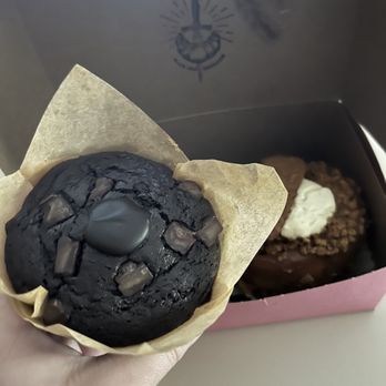 Black Magic Bakehouse - Double chocolate muffin (pumpkin cinnie in the background) - Coffee & Tea Near Me - Ridgewood, New Jersey