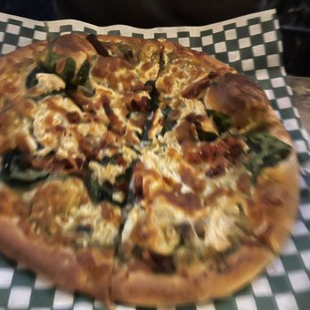 555 Brewing - #8 regular crust - Breweries Near Me - Picton, Ontario