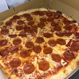 Pepperoni pizza Pepperoni pizza