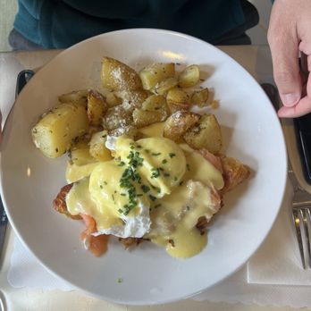 Red House Cafe - Smokes salmon Benedict - Breakfast & Brunch Near Me - Pacific Grove, California Red House Cafe - Smokes salmon Benedict - Breakfast & Brunch Near Me - Pacific Grove, California