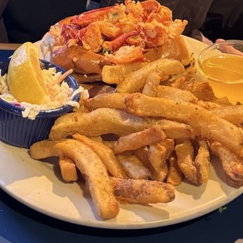 Boston Sail Loft - New England Lobster Roll - Bars Near Me - Boston, Massachusetts