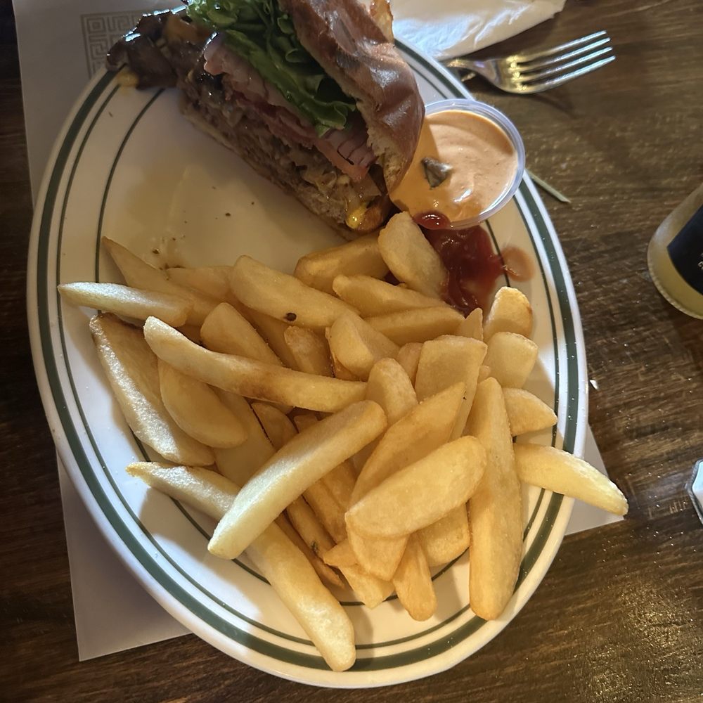 Sean Og Tavern - Woodside Burger - Pubs Near Me - Woodside, New York Sean Og Tavern - Woodside Burger - Pubs Near Me - Woodside, New York