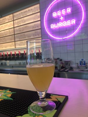 BEER + BURGER by null