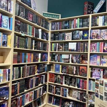 THE STACKS BOOKSTORE - Updated June 2025 - 33 Photos - 2409