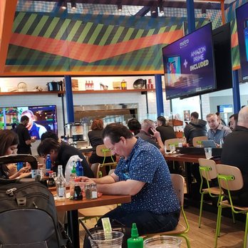 MoPho - Busy restaurant - Vietnamese Near Me - Kenner, Louisiana