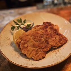 Wirtshaus Ayingers - Wiener Schnitzel with roast potatoes