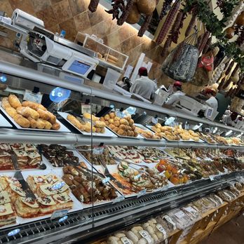 Uncle Giuseppes Marketplace - Prepaid food deli counter - Grocery Near Me - Melville, New York