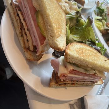 Zakes Cafe - New American Near Me - Fort Washington, Pennsylvania