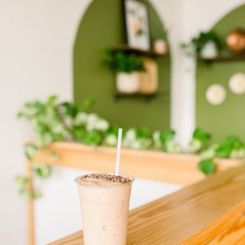 Hello Juice - a smoothie in a paper cup - Juice Bars & Smoothies Near Me - St. Louis, Missouri