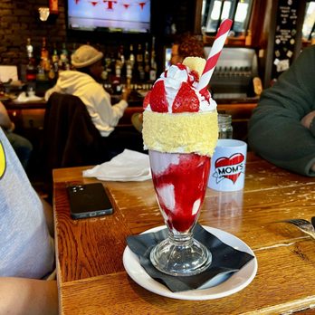Mom's Kitchen & Bar - Bars Near Me - Astoria, New York Mom's Kitchen & Bar - Bars Near Me - Astoria, New York