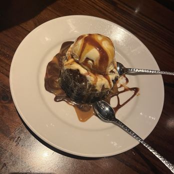 LongHorn Steakhouse - Molten Lava Cake - Steakhouses Near Me - Pittsburgh, Pennsylvania LongHorn Steakhouse - Molten Lava Cake - Steakhouses Near Me - Pittsburgh, Pennsylvania
