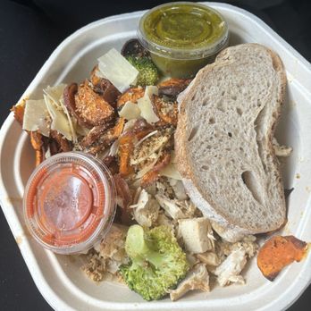sweetgreen - Healthy Salads, Wraps, and Bowls - Chicken Pesto Bowl - Salad Near Me - Irvine, California sweetgreen - Healthy Salads, Wraps, and Bowls - Chicken Pesto Bowl - Salad Near Me - Irvine, California