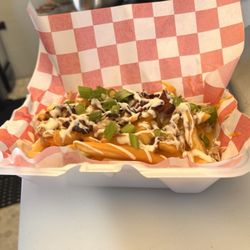 R Lunch Box - Philly loaded fries