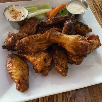 Prato 850 - Buffalo Wood-Fired Wings - Gastropubs Near Me - Commack, New York