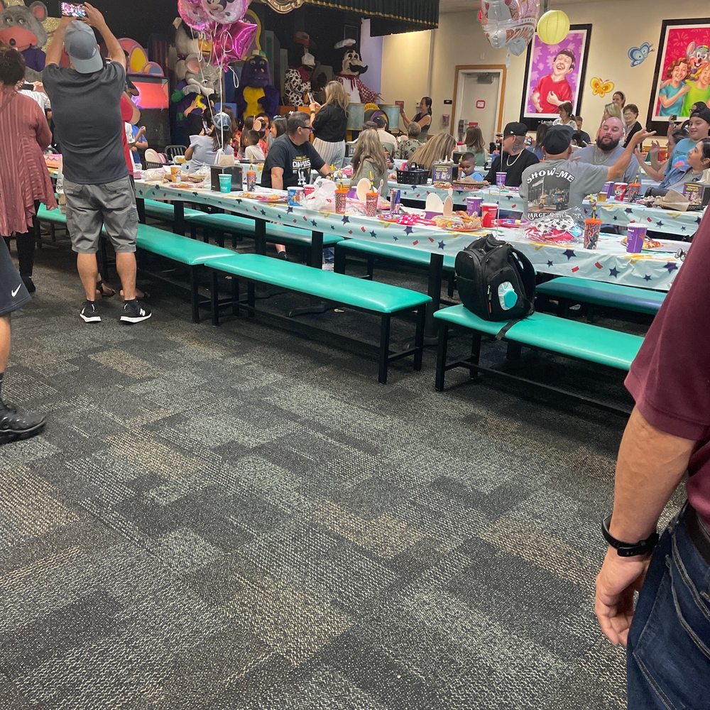 Chuck E. Cheese - Overcrowded to the max, understaffed location. I feel bad for the people and staff who maybe over worked. - Pizza Near Me - Norwalk, California Chuck E. Cheese - Overcrowded to the max, understaffed location. I feel bad for the people and staff who maybe over worked. - Pizza Near Me - Norwalk, California