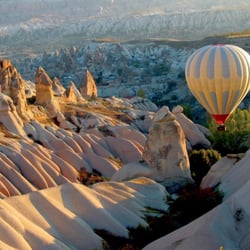 Meander Travel - Baloon riding over Cappdocia