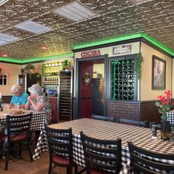 Ciao Italian Grill - Dining room
