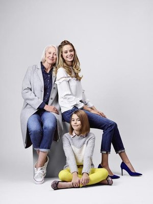 Fantastic Sams 1374 N Redwood Rd Ste 2 Saratoga Springs Ut Barbers Mapquest